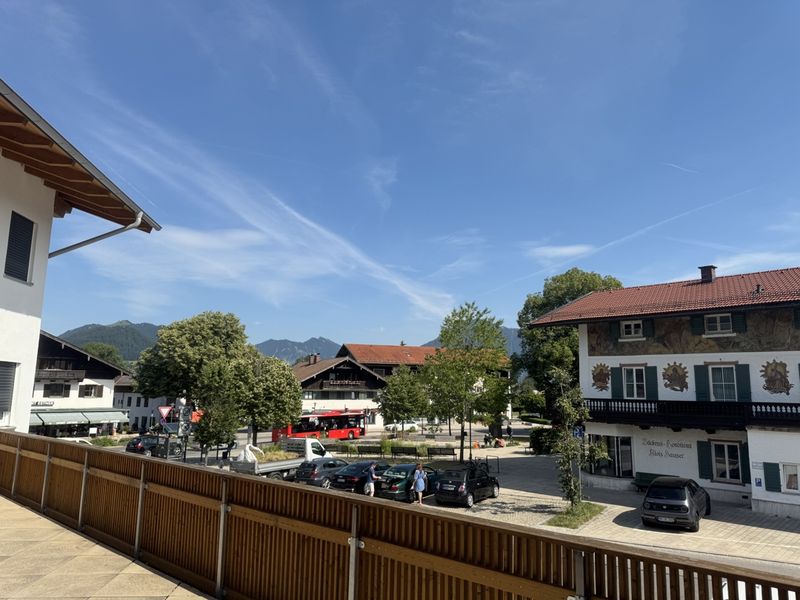 Neuwertige Wohnung im Herzen von Bad Wiessee mit XXL-Süd- und Westbalkon
